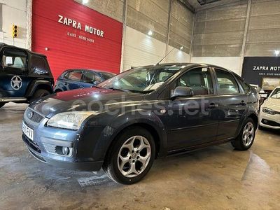 Gris / plata Usado 2007 Ford Focus Trend Berlina | 3500 € (Precio justo)