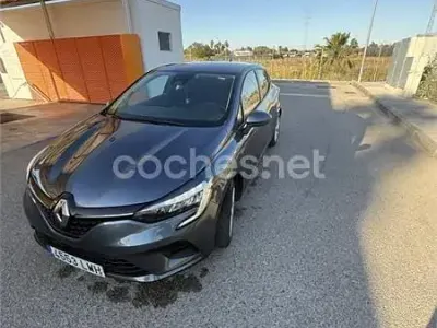 Usado Renault Clio V Intens 90 CV (66 kW) 2021 Gris / plata Berlina