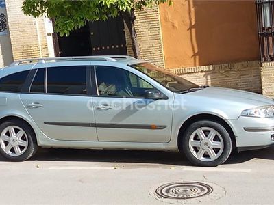 Usado Renault Laguna GrandTour Dynamique 120 CV (88 kW) 2004 Gris / plata Familiar
