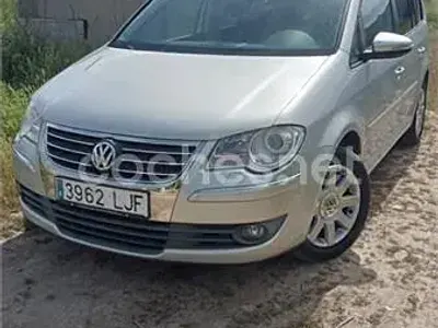 Usado VW Touran 140 CV (102 kW) 2009 Gris / plata Monovolumen