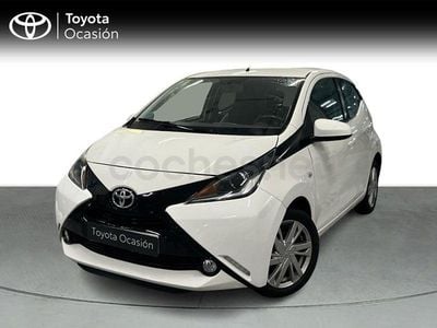 Usado Toyota Aygo X-play 69 CV (50 kW) 2018 Blanco Utilitario