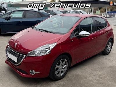 Rojo Usado 2015 Peugeot 208 Utilitario | 7500 € (Buen precio)