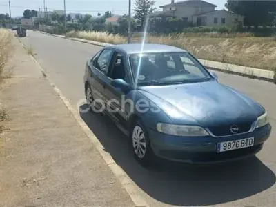 Usado Opel Vectra Comfort 100 CV (73 kW) 2002 Verde Berlina