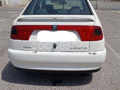 Blanco Usado 1999 Seat Cordoba Berlina | 2000 €