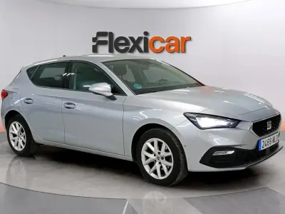 Używany Seat Leon Style 131 KM (96 kW) 2023 Szary Sedan/Limuzyna