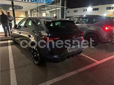 Usado Cupra Leon 150 CV (110 kW) 2023 Gris / plata Berlina
