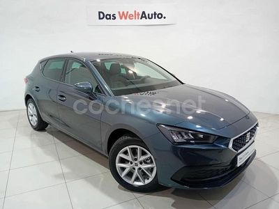 Gris / plata Usado 2025 Seat Leon Style Berlina | 21.900 €