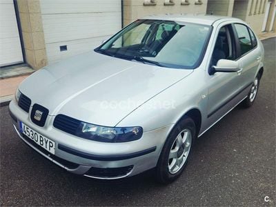 Usado Seat Leon Stella 68 CV (50 kW) 2002 Gris / plata Utilitario