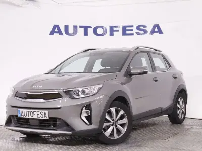 Usado Kia Stonic 120 CV (88 kW) 2023 Verde SUV