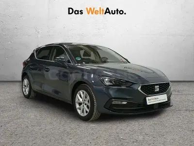 Usado Seat Leon Style 116 CV (85 kW) 2025 Gris / plata Berlina