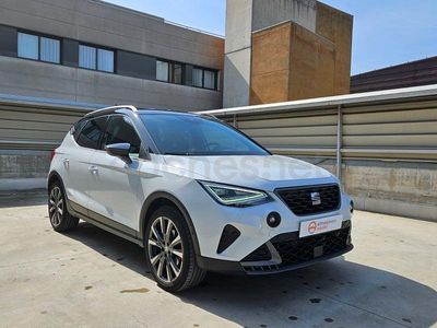 Usado Seat Arona FR 150 CV (110 kW) 2024 Blanco glacial SUV