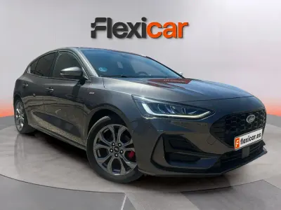 Usado Ford Focus ST-Line 125 CV (91 kW) 2022 Gris Berlina