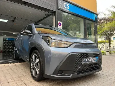 Nuevo Toyota Aygo X Play 116 CV (85 kW) 2026 Gris / plata SUV