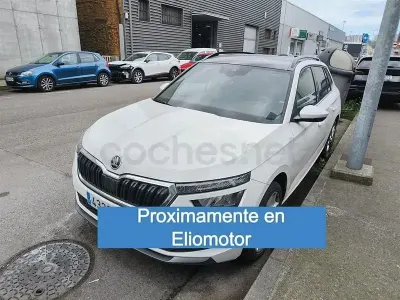 Usado Skoda Kamiq Sport 110 CV (80 kW) 2022 Blanco SUV