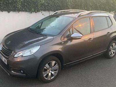 Usado Peugeot 2008 Style 100 CV (73 kW) 2016 Gris / plata SUV