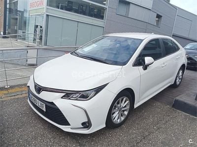 Blanco Usado 2022 Toyota Corolla Active Berlina | 24.600 € (Un poco caro)