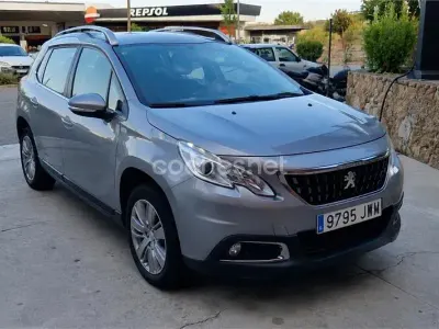 Usado Peugeot 2008 Active 110 CV (80 kW) 2017 Gris / plata SUV