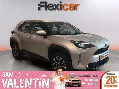 Gris Usado 2024 Toyota Yaris Hybrid Active | 21.990 € (Precio justo)