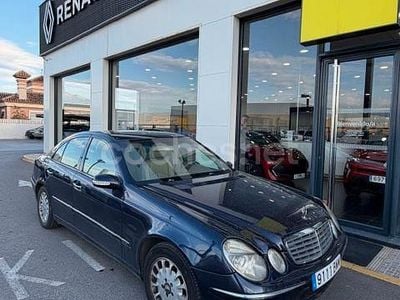 Usado Mercedes E270 Classic 170 CV (125 kW) 2002 Azul Berlina