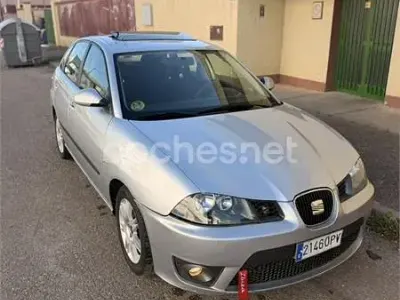 Usado Seat Ibiza 100 CV (73 kW) 2005 Gris / plata Utilitario
