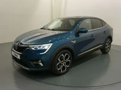 Usado Renault Arkana Zen 140 CV (102 kW) 2022 Azul SUV