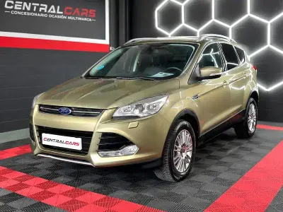 Usado Ford Kuga Titanium 150 CV (110 kW) 2013 Gris / plata SUV