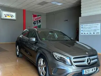 Usado Mercedes GLA200 Urban 136 CV (100 kW) 2014 Gris SUV