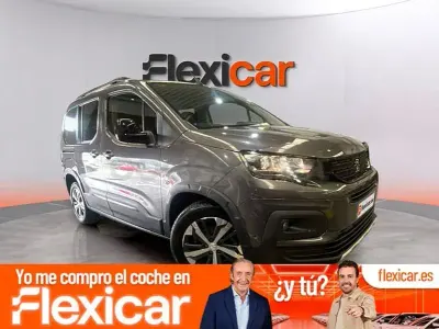 Usado Peugeot Rifter Allure 100 CV (73 kW) 2023 Gris / plata Monovolumen