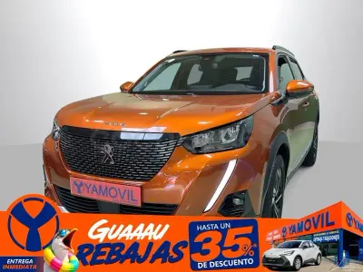 Usado Peugeot 2008 Allure 130 CV (95 kW) 2020 Naranja SUV