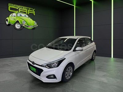 Usado Hyundai i20 75 CV (55 kW) 2019 Blanco Berlina