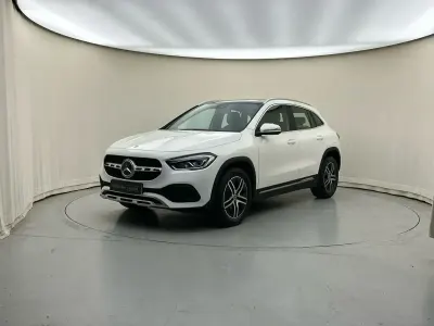 Usado Mercedes GLA250 Progressive 224 CV (164 kW) 2021 Blanco SUV
