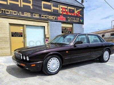 Usado Jaguar XJ6 Executive 216 CV (158 kW) 1995 Granate Berlina