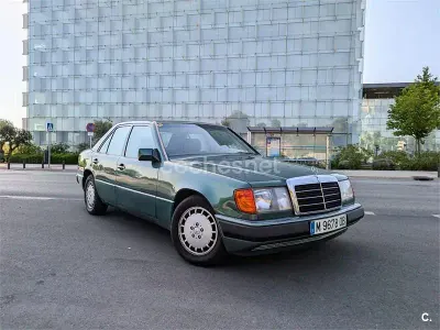 Usado Mercedes E320 220 CV (161 kW) 1993 Verde Berlina