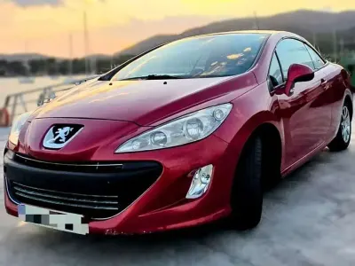 Usado Peugeot 308 CC 120 CV (88 kW) 2011 Rojo Descapotable