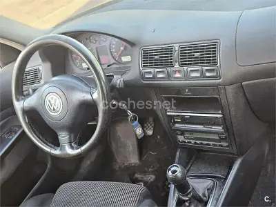 Usado VW Golf IV Highline 110 CV (80 kW) 2000 Negro Berlina