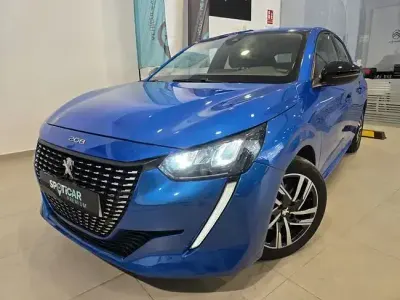 Usado Peugeot 208 Allure 102 CV (75 kW) 2022 Azul Utilitario