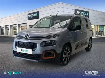 Usado Citroën Berlingo Shine 102 CV (75 kW) 2021 Gris Monovolumen