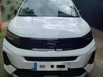 Usado Opel Combo 131 CV (96 kW) 2025 Blanco Monovolumen