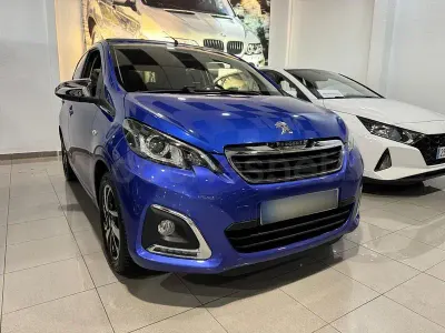 Usado Peugeot 108 Active 72 CV (52 kW) 2018 Azul Berlina
