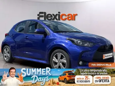 Usado Toyota Yaris Hybrid Active 92 CV (67 kW) 2025 Azul Berlina