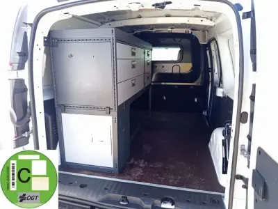 Usado Renault Kangoo 95 CV (69 kW) 2022 Blanco Monovolumen