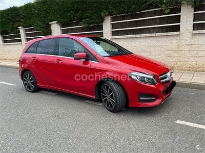 Rojo Usado 2017 Mercedes B180 Urban Monovolumen | 14.000 € (Buen precio)