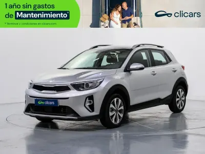 Usado Kia Stonic 101 CV (74 kW) 2024 Gris SUV