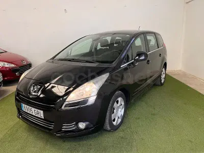 Usado Peugeot 5008 Premium 110 CV (80 kW) 2009 Negro Monovolumen