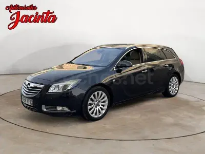 Usado Opel Insignia Cosmo 160 CV (117 kW) 2011 Negro Familiar