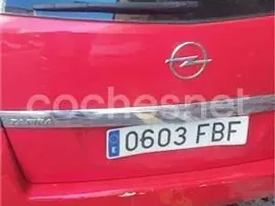 Usado Opel Zafira Cosmo 150 CV (110 kW) 2006 Rojo Monovolumen