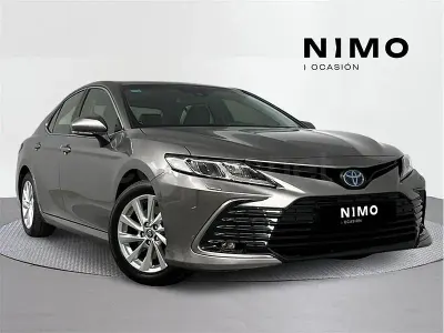 Usado Toyota Camry Advance 218 CV (160 kW) 2022 Gris / plata Berlina