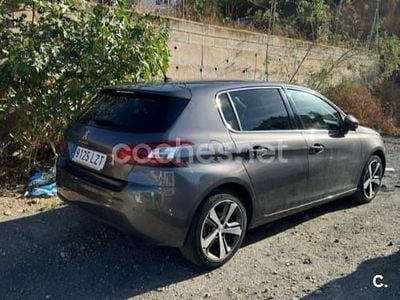 Usado Peugeot 308 Allure 120 CV (88 kW) 2017 Gris / plata Berlina