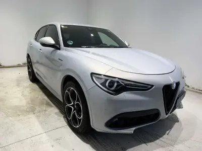 Usado Alfa Romeo Stelvio Veloce 209 CV (153 kW) 2020 Plateado SUV