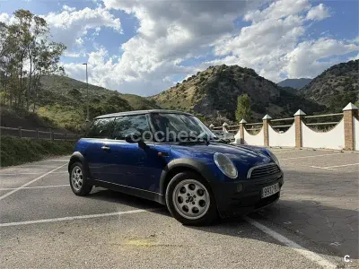 Usado Mini ONE 90 CV (66 kW) 2001 Azul Utilitario